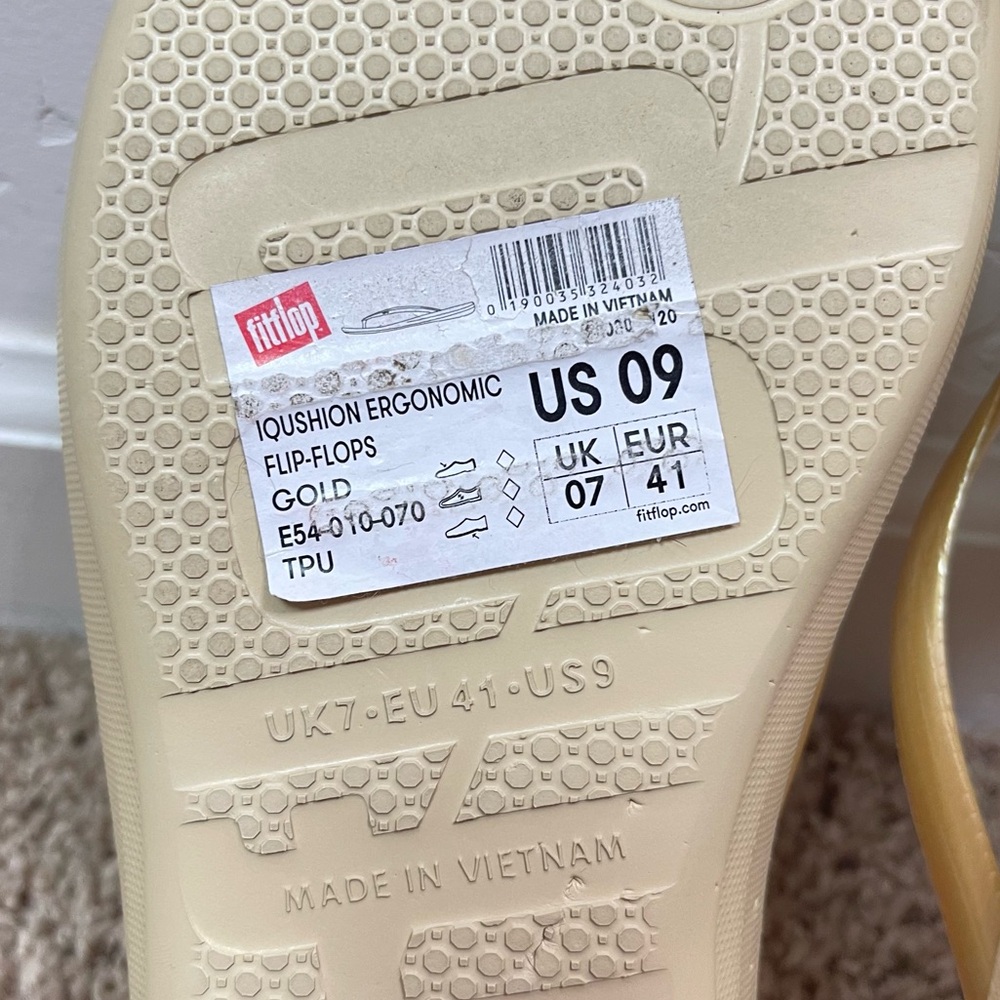 FitFlop iQushion Ergonomic Women’s Lightweight Gold Flip-Flops Sandals Size 9 - Picture 6 of 12